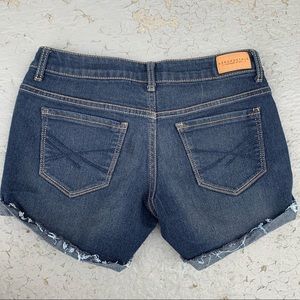 Arrow stretchy jean shorts